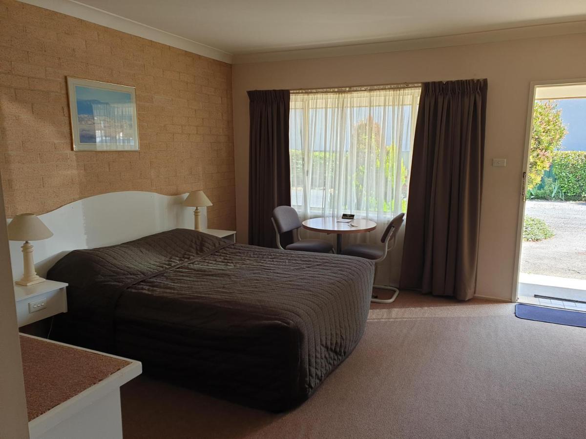 Blayney Central Motel Екстер'єр фото